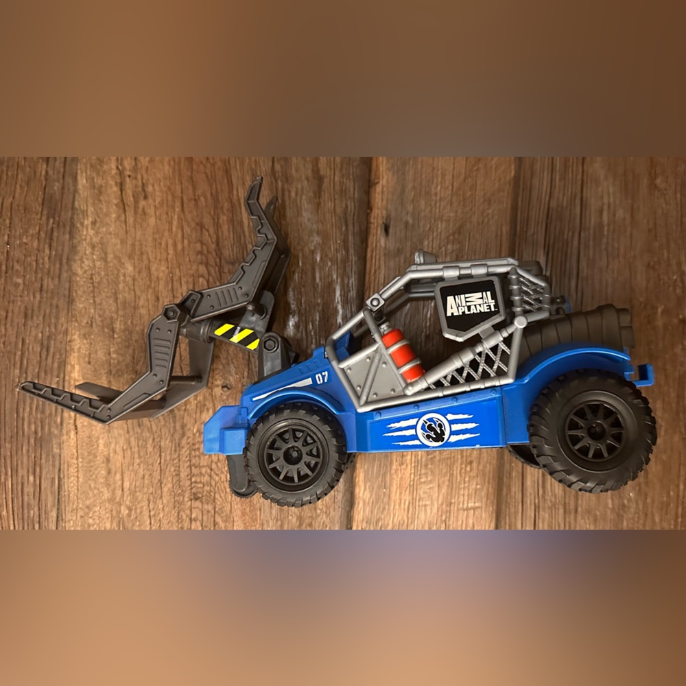 KIDS Animal Planet Dinosaur Safari Encounter Playset Vehicle - Exclusive